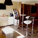 Hotel Kyriad Lyon Est - Bonnet De Mure 3*