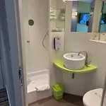 Kyriad Lyon Est - Bonnet De Mure Hotel 3*