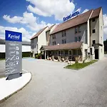 Kyriad Lyon Est - Bonnet De Mure 3*