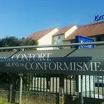 Kyriad Lyon Est - Bonnet De Mure Hotel