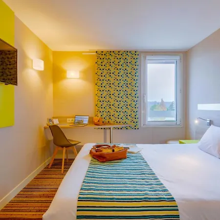 Kyriad Lyon Est - Bonnet De Mure Hotel 3*