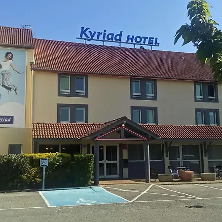 Hotel Kyriad Lyon Est - Bonnet De Mure Saint-Bonnet-de-Mure