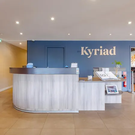 Hotel Kyriad Lyon Est - Bonnet De Mure