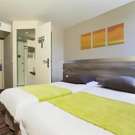 Hotel Kyriad Lyon Est - Bonnet De Mure