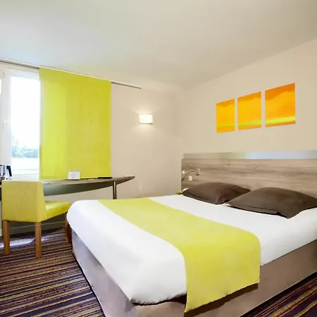 Hotel Kyriad Lyon Est - Bonnet De Mure Saint-Bonnet-de-Mure