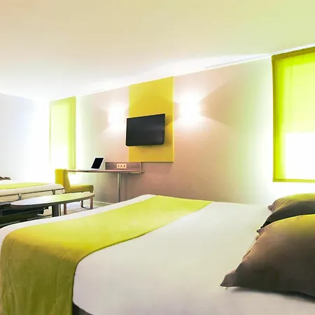 Kyriad Lyon Est - Bonnet De Mure Hotel 3*