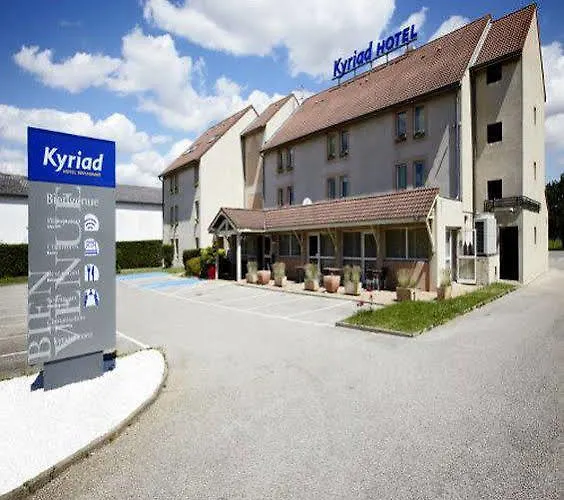 Kyriad Lyon Est - Bonnet De Mure 3*