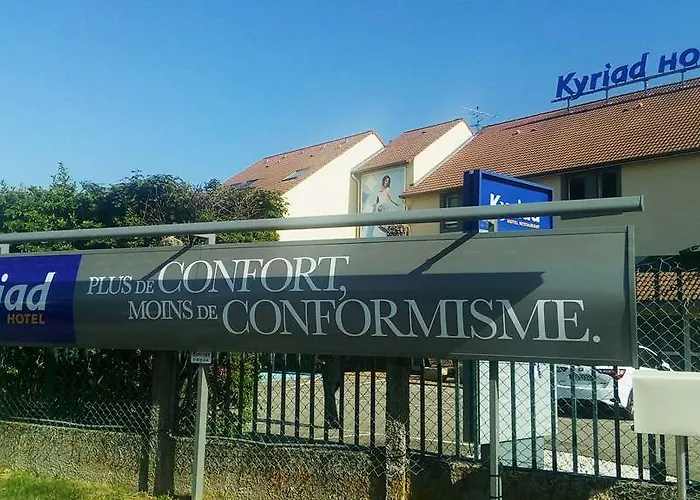 Kyriad Lyon Est - Bonnet De Mure Hotel