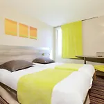 Hotel Kyriad Lyon Est - Bonnet De Mure Saint-Bonnet-de-Mure