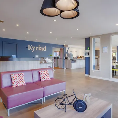Hotel Kyriad Lyon Est - Bonnet De Mure 3*