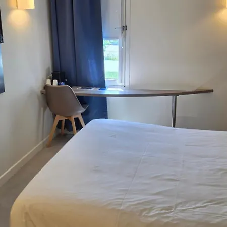 Kyriad Lyon Est - Bonnet De Mure 3*