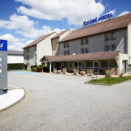 Hotel Kyriad Lyon Est - Bonnet De Mure 3*
