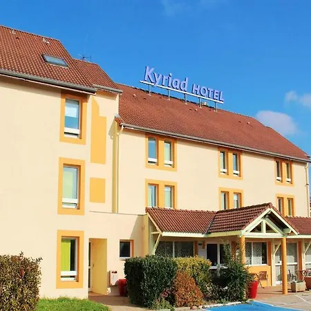 Отель Kyriad Lyon Est - Bonnet De Mure Сен-Бонне-де-Мюр